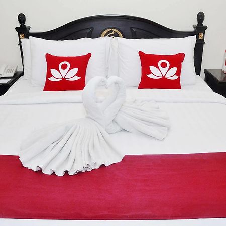 Zen Rooms Sultan Iskandar Muda Surabaya Buitenkant foto