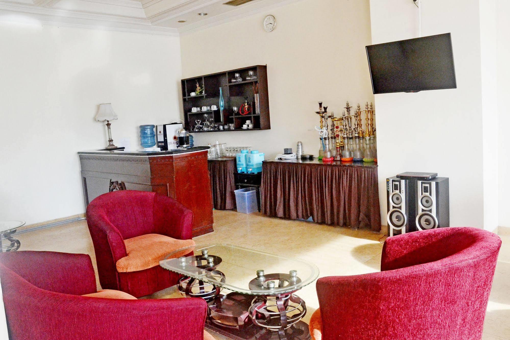 Zen Rooms Sultan Iskandar Muda Surabaya Buitenkant foto