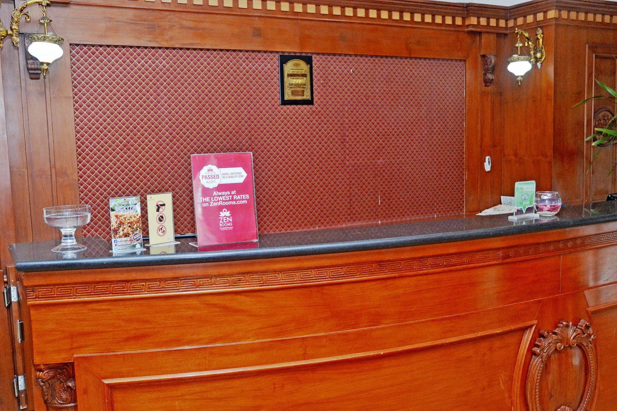 Zen Rooms Sultan Iskandar Muda Surabaya Buitenkant foto